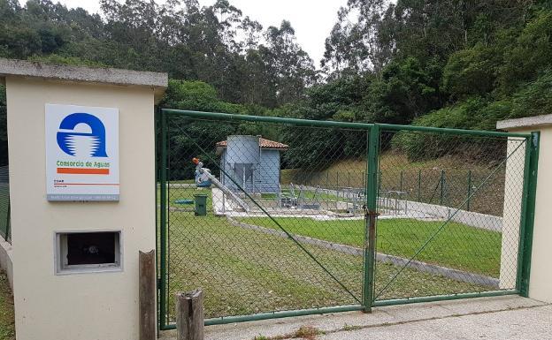 Multa de 600 euros al Consorcio de Aguas por vertidos de la depuradora de Novellana al río