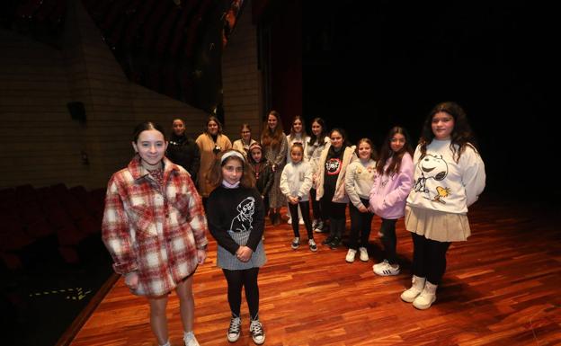 Paula Fernández y Carmela Flórez serán la Xana y la Xanina de las fiestas de El Bollo de Avilés