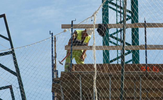 Asturias registra 66.037 parados, el mejor dato en marzo desde 2009