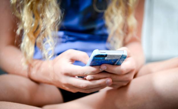 «Mamá, me puedes hacer una transferencia»: la nueva estafa de WhatsApp