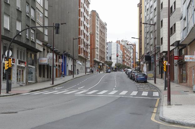 Un preso fugado acuchilla a un hombre en El Llano