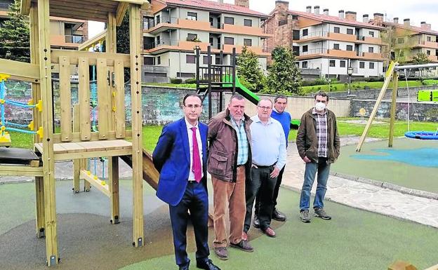 Colombres y Bustio renuevan sus parques