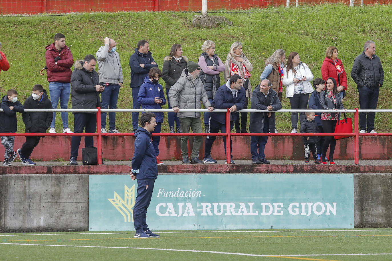 Las mejores imágenes del derbi asturiano infantil y alevín