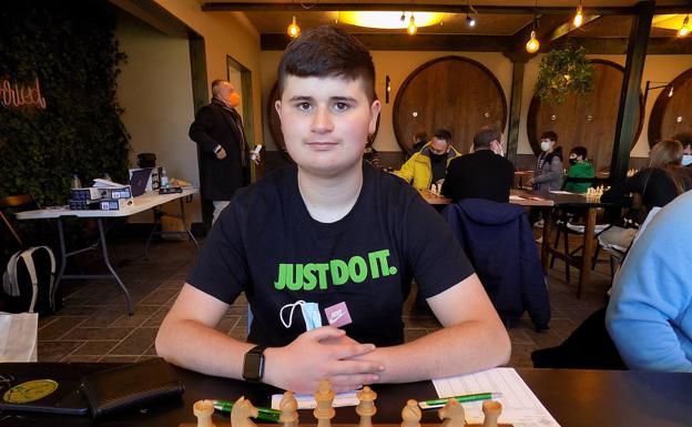 Álvaro González, campeón de Tercera División