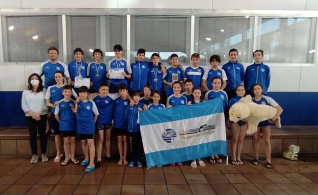 Avilés roza el podio por equipos en su trofeo nacional de base