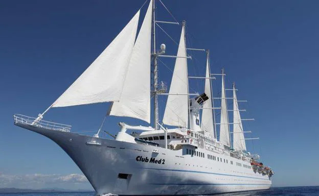 Gijón recibe este sábado dos cruceros con 875 pasajeros