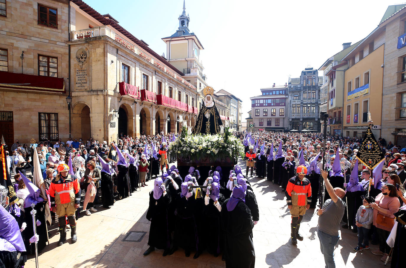 La Soledad acompaña en Oviedo a las víctimas de la pandemia y de la guerra