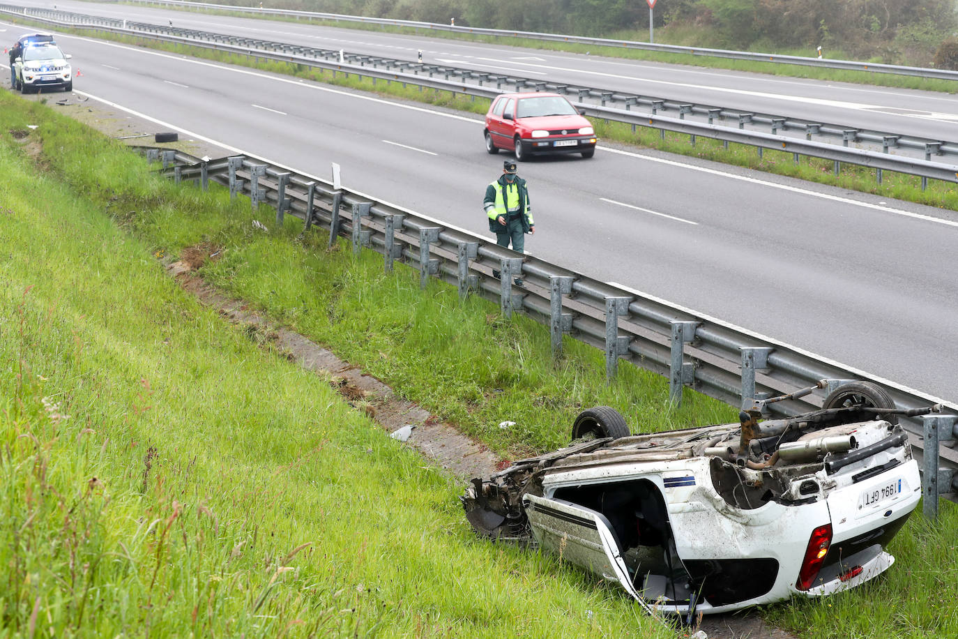 Espectacular accidente en la AS-I