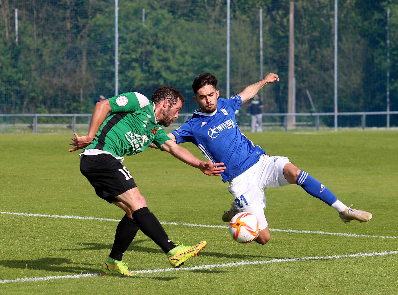 Las mejores imágenes del Oviedo B - Llanes