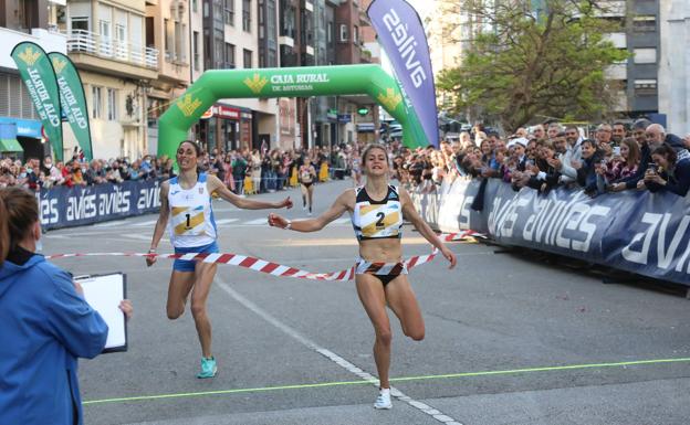 Águeda Muñoz y Nassim Hassaous ganan la Milla Urbana de Avilés