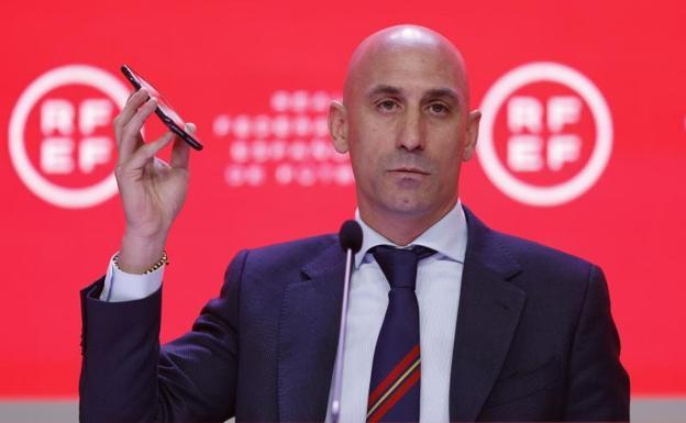 Las mejores frases de Rubiales: «No creo que me encuentren 'tirao' en una cuneta con un tiro en la cabeza»