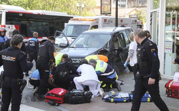 Dos mujeres heridas en un grave accidente en el centro de Gijón