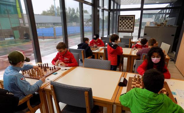 Vetusta y Naranco lideran el regional sub 12