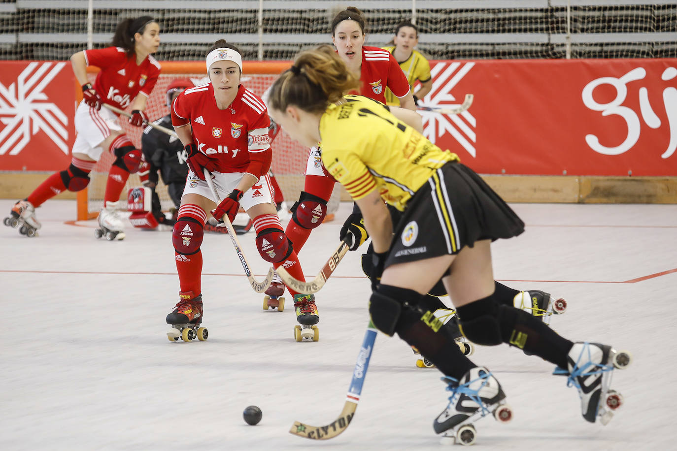 El Palau se mete en la final tras superar al Benfica