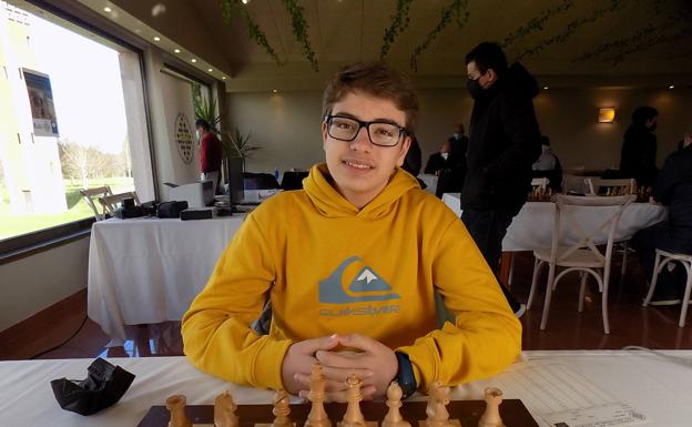 El Grupo 64 lidera el regional sub 18