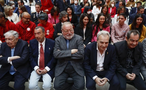 Asturias, protagonista en Madrid: Ayuso entrega a Garci, José Andrés y Antonio Cosmen sus distinciones