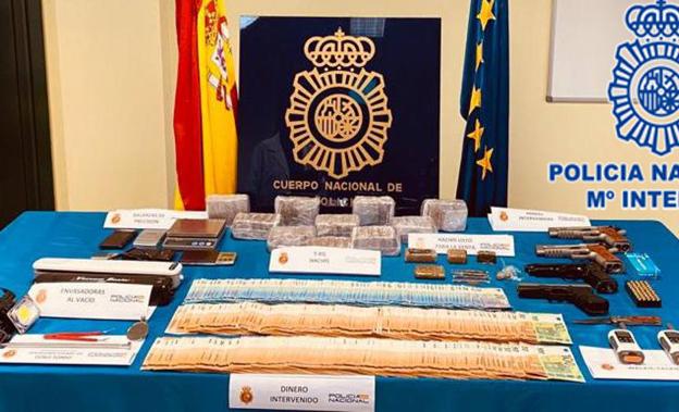 Ocho detenidos y dos locales cerrados por venta de droga en Gijón