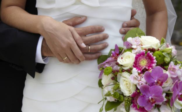 La policía rescata a una novia y la lleva al altar: «Para esto estamos también»