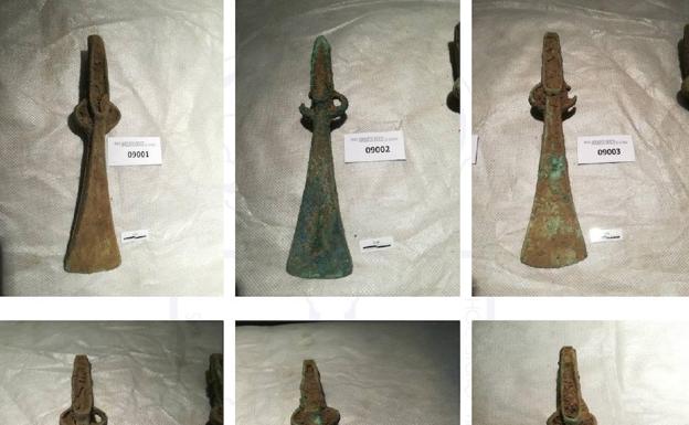 Investigan por un delito contra el Patrimonio Histórico al hombre que encontró las 17 hachas de la Edad del Bronce