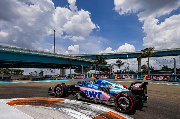 Alonso se queda a las puertas de la Q3 y Sainz saldrá segundo