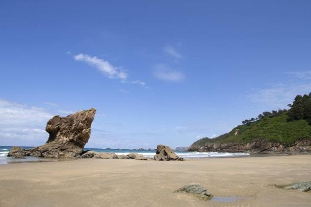 Estas son las 14 playas asturianas con bandera azul en 2022
