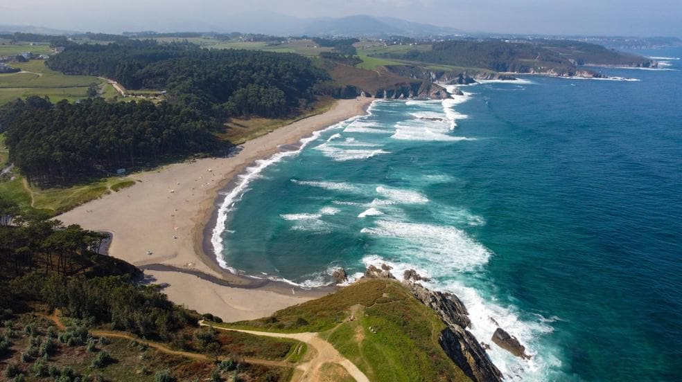 355 socorristas velarán este verano por la seguridad en las playas asturianas