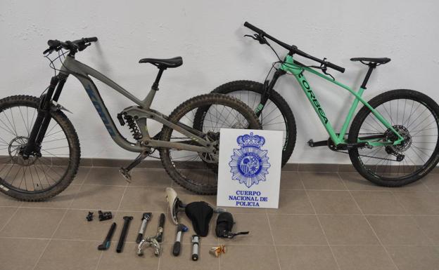 Detenidos tres jóvenes por robar bicicletas en trasteros de Oviedo, Gijón y Avilés