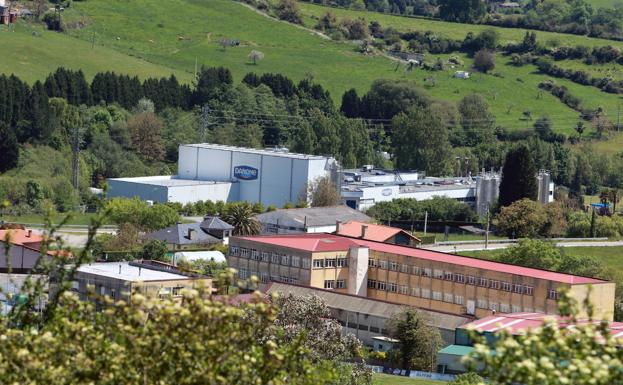 La Junta insta a «agotar todos los cauces» para evitar el cierre de Danone