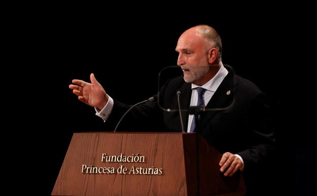 El chef asturiano José Andrés ya tiene su propio sello por su labor humanitaria
