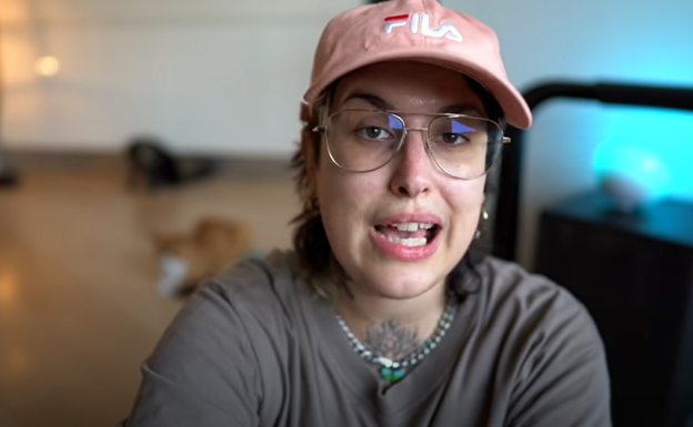 La 'youtuber' Melo Moreno: «Soy no binaria y me opero por mi disforia»