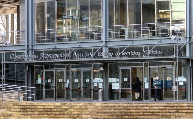 Fade advierte de que la ley de empleo público no resuelve la sobredimensión de la Administración