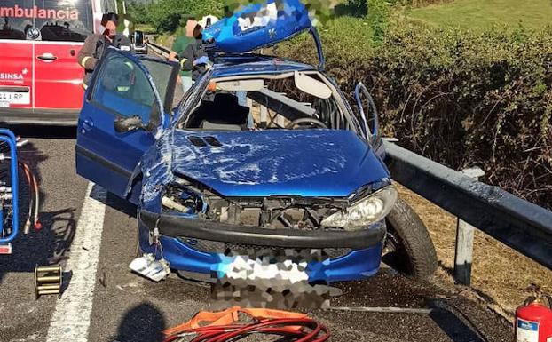 Una mujer herida tras salirse de la vía circulando por la A-8