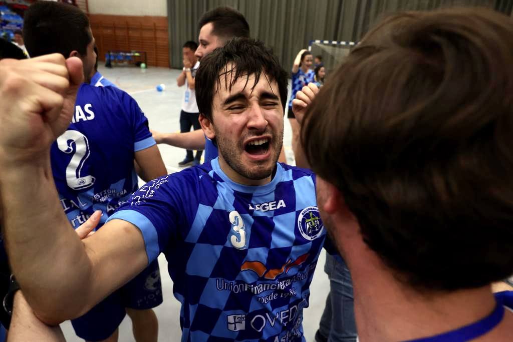 El Unión Financiera Oviedo celebra el ascenso