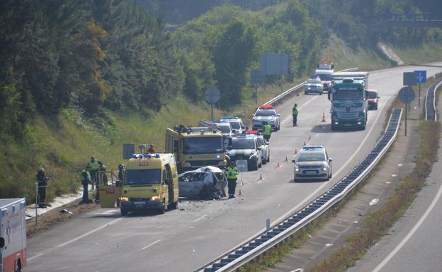 Fallece un hombre de 55 años en un accidente de tráfico en la autovía del Cantábrico