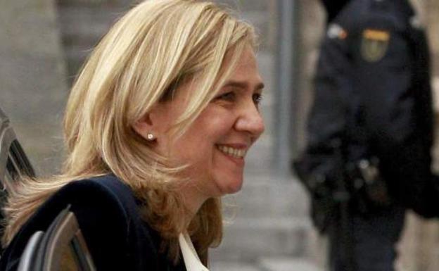 La sonrisa de la infanta Cristina reaparece en una boda tras su separación con Urdangarin