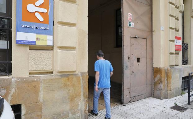 Asturias reduce el paro en 1.562 personas en mayo, hasta los 62.424 parados