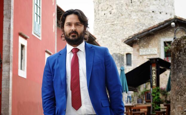 A juicio por injuriar y amenazar al alcalde de Llanes, al que llamó «chorizo, drogadicto, facha...»