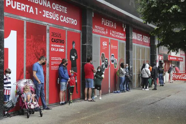 El Sporting intentará mantener el precio de los abonos, con 'El Pitu' como principal reclamo