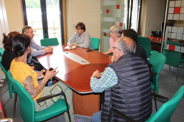 «La ganadería se acaba, dentro de poco no habrá rebaños para tanto lobo»