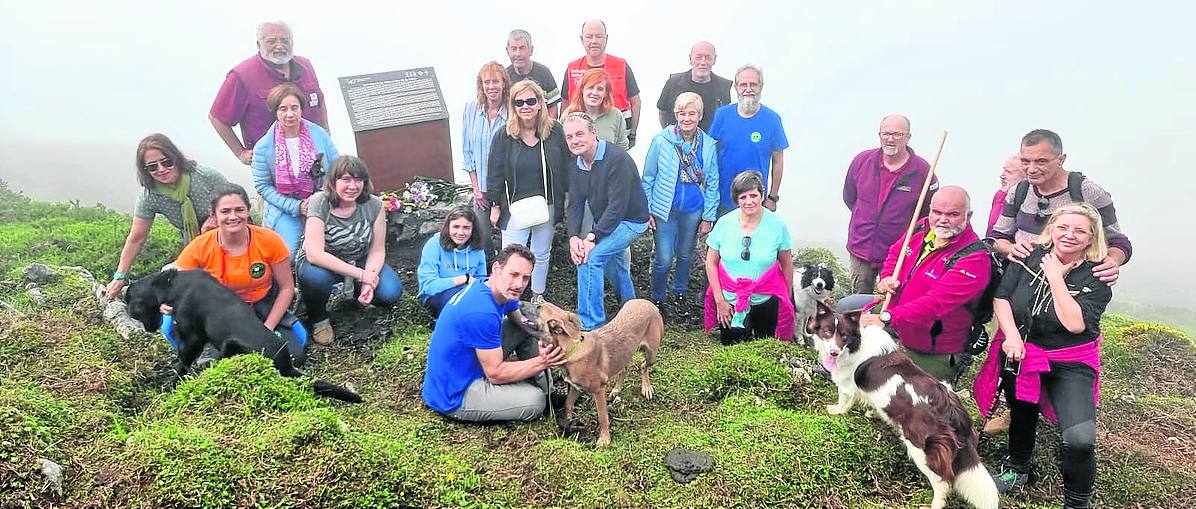 Asturias y País Vasco homenajean a los fallecidos en el accidente aéreo de 1987 en los Picos
