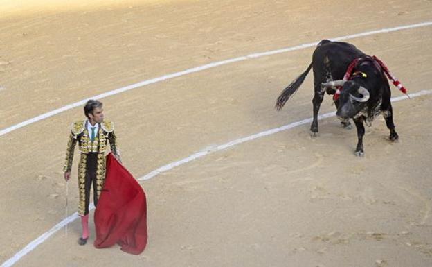 Dos orejas para José Tomas en una tarde de decepción en Jaén