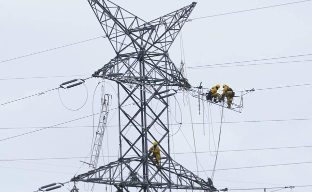 El déficit energético español supera los 16.000 millones, el doble que en 2021