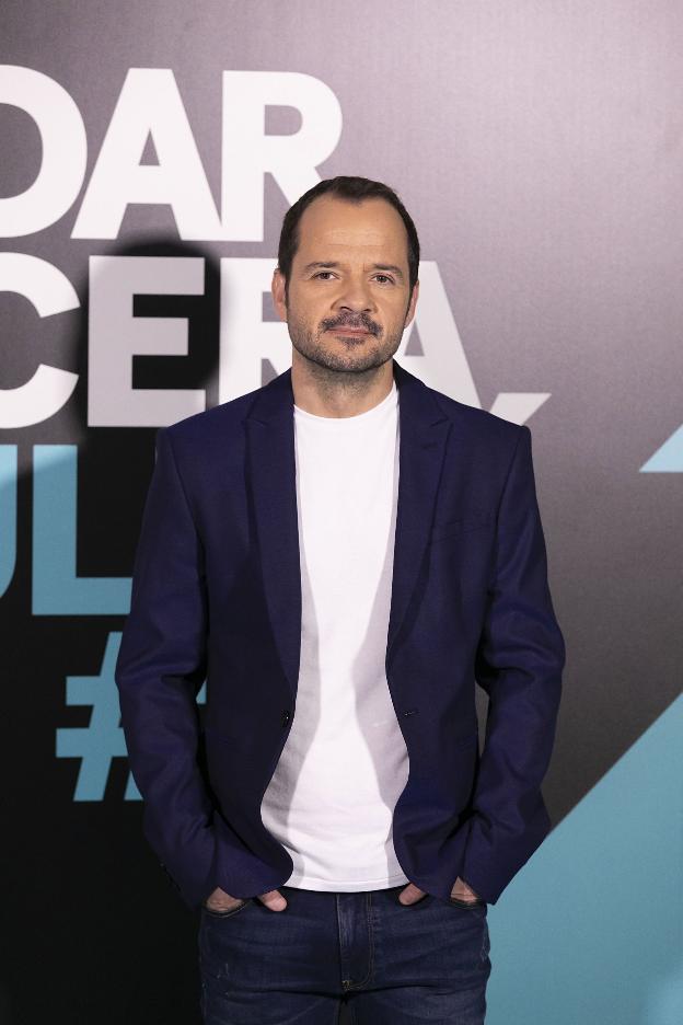 Ángel Martín: «Estar loco resulta agotador, pero también es un regalo fascinante»