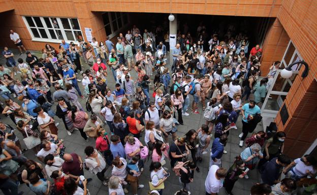 Primera tanda de oposiciones de Educación en Asturias: «Nos jugamos el futuro a una sola carta»