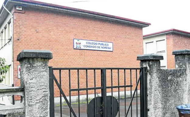 Noreña organiza una concentración contra el «acoso» a la dirección del colegio público