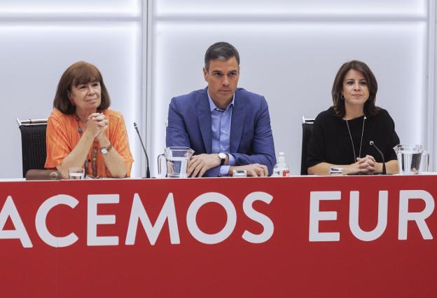 Barbón y otros barones del PSOE piden un «análisis crítico» tras el batacazo en Andalucía