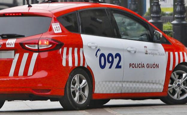 Persecución policial desde Gijón a Siero para detener a un conductor drogado, sin seguro, carné ni ITV