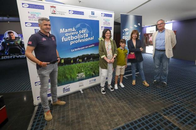 «El fútbol nos enseña que, por encima de todo, hemos de perseguir nuestros sueños»