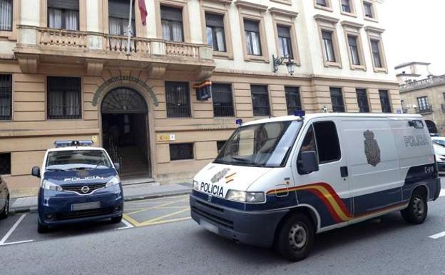 Acepta seis años de cárcel por agredir sexualmente a una mujer en un baño público