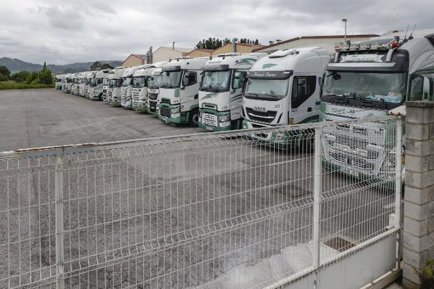 Roban al menos 2.500 litros de gasóleo a camiones aparcados en polígonos